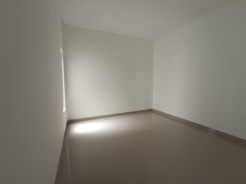 DIJUAL RUMAH Strategis Pinggir Jalan Villa Nusa Indah Raya