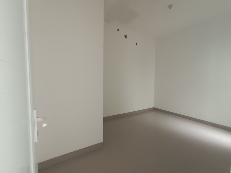 DIJUAL RUMAH Strategis Pinggir Jalan Villa Nusa Indah Raya