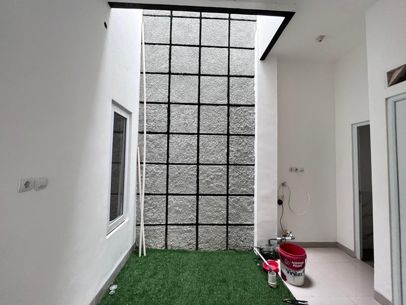 DIJUAL RUMAH Strategis Pinggir Jalan Villa Nusa Indah Raya