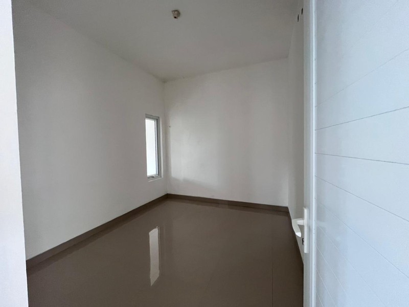 DIJUAL RUMAH Strategis Pinggir Jalan Villa Nusa Indah Raya