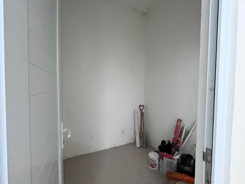 DIJUAL RUMAH Strategis Pinggir Jalan Villa Nusa Indah Raya