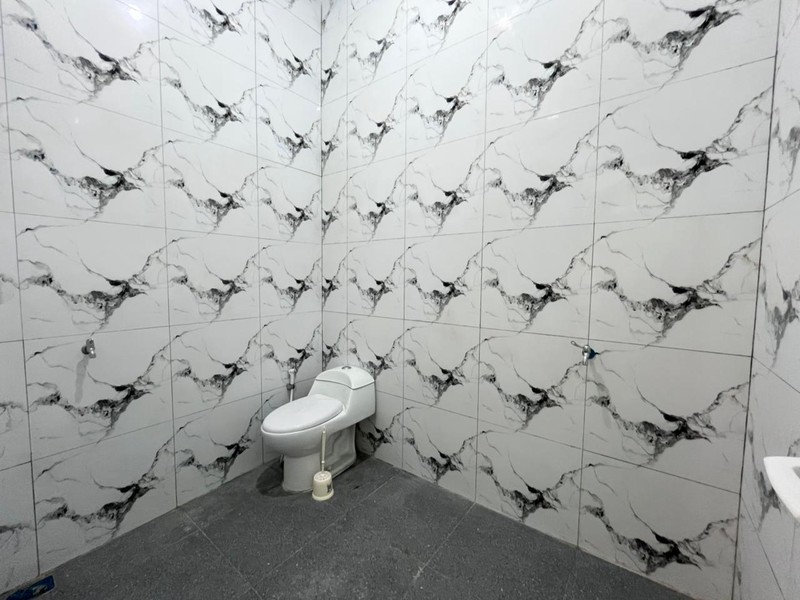 DIJUAL RUMAH Strategis Pinggir Jalan Villa Nusa Indah Raya