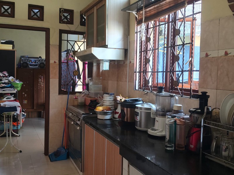 DIJUAL RUMAH PINGGIR JALAN RAYA-COCOK UNTUK RUMAH TINGGAL / USAHA