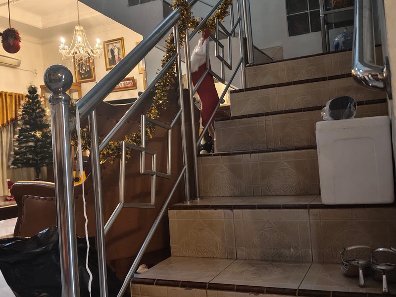 DIJUAL RUMAH PINGGIR JALAN RAYA-COCOK UNTUK RUMAH TINGGAL / USAHA