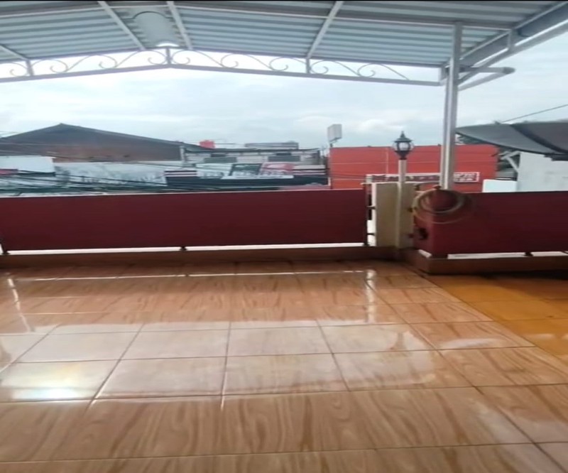 DIJUAL RUMAH PINGGIR JALAN RAYA-COCOK UNTUK RUMAH TINGGAL / USAHA