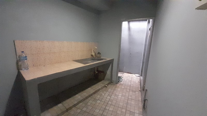 Ruko 2 Lantai Disewakan Lokasi Strategis di Tebet Jaksel