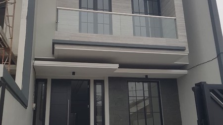 Jual Rumah Manyar Kertoadi Tengah Kota Surabaya