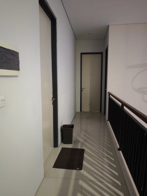 DI JUAL RUMAH SEMI FURNISHED & SIAP HUNI DEKAT CLUB HOUSE PONDOK CANDRA INDAH