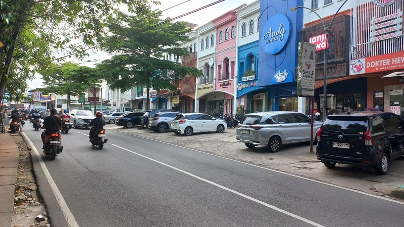 RUKO di Lokasi sangat strategis dengan traffic sangat tinggi