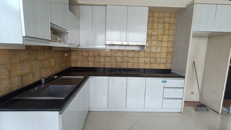 dijual cepat rumah strategis tengah kota asri bebas banjir siap huni di taman giri loka bsd city