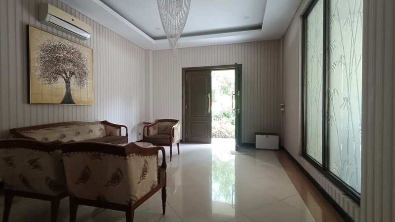 dijual cepat rumah strategis tengah kota asri bebas banjir siap huni di taman giri loka bsd city