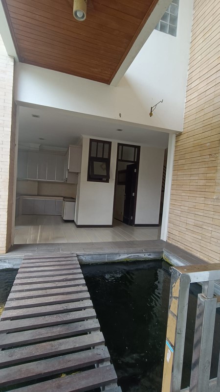 dijual cepat rumah strategis tengah kota asri bebas banjir siap huni di taman giri loka bsd city