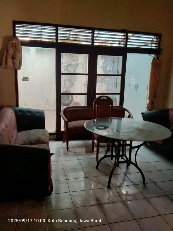 Rumah dan Kost 2 Lantai di Tubagus Ismail Bandung