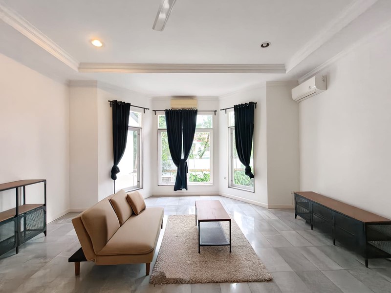 Rumah Bagus Di Executive Paradise Town House Cilandak Jakarta Selatan