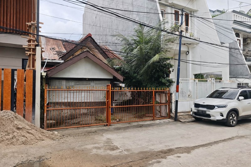 Rumah Tua hitung tanah dijual dibawah NJOP, Puspa Gading, Kelapa Gading