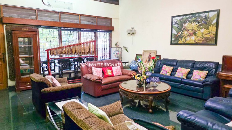 Rumah 2 Kavling Lokasi Strategis di Jl Darmajaya Pejaten, Pasar Minggu