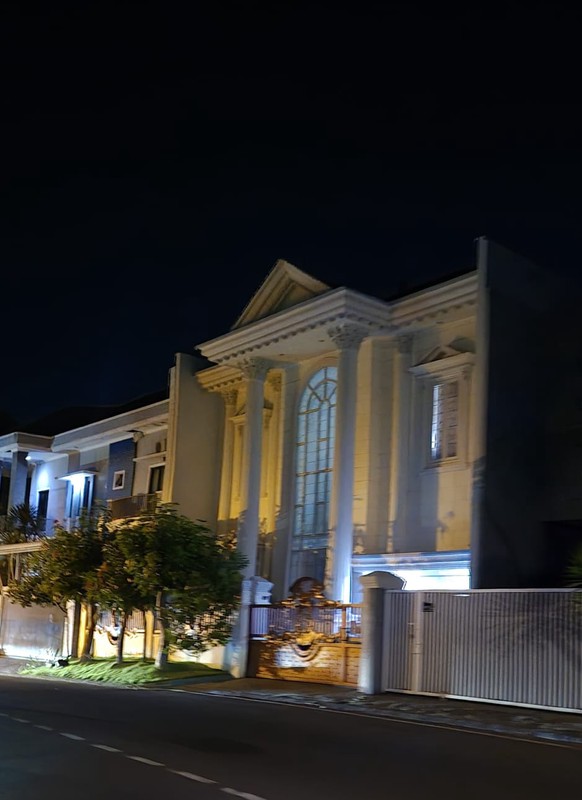 2026. Dijual Rumah Full Marmer Raya Balerina Citraland Surabaya