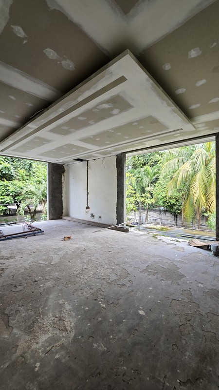 Dijual Rumah Posisi Hoek Lokasi Strategis di Kebayoran Lama, Jakarta Selatan