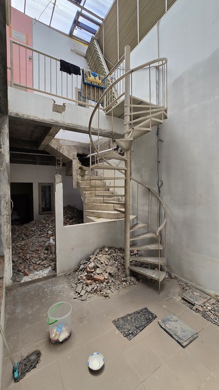 Dijual Rumah Posisi Hoek Lokasi Strategis di Kebayoran Lama, Jakarta Selatan