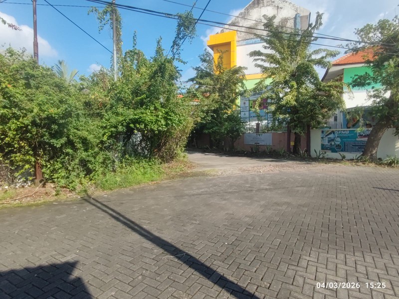 Jual Cepat Rumah Hoek Di Taman Jemursari Utara, Surabaya