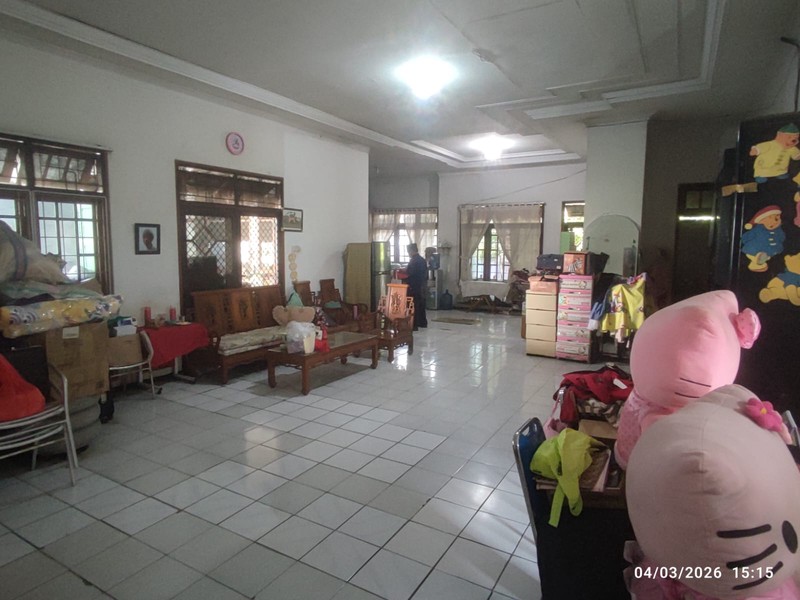 Jual Cepat Rumah Hoek Di Taman Jemursari Utara, Surabaya