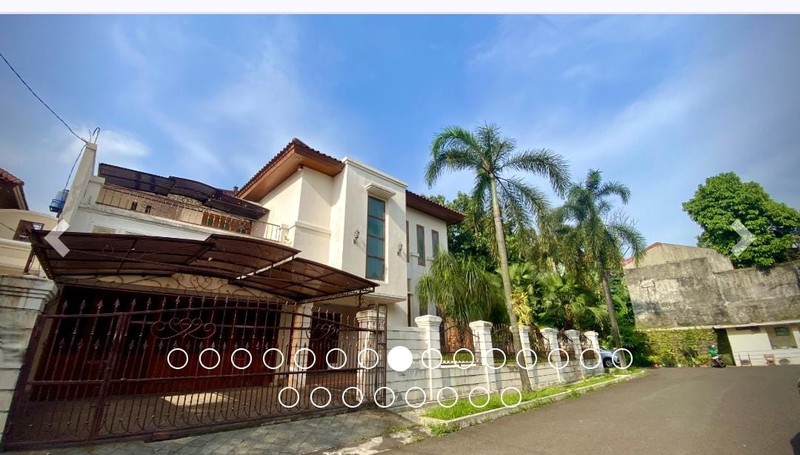 Rumah Bagus,ada pool di Bintaro Jaya sektor 1