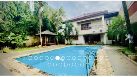 Rumah Bagus,ada pool di Bintaro Jaya sektor 1