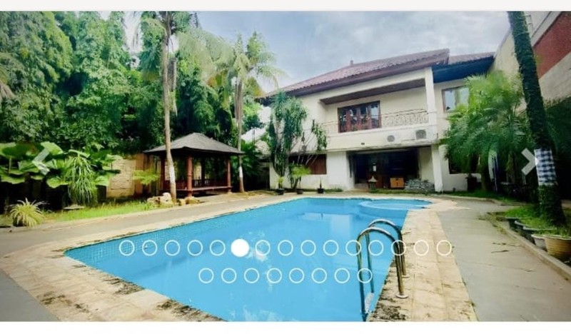 Rumah Bagus,ada pool di Bintaro Jaya sektor 1