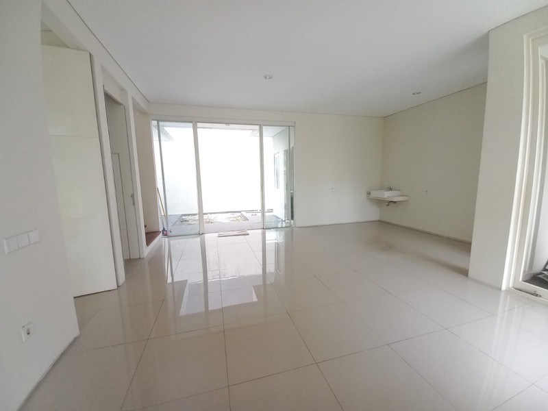 Murah Luas 9X16 Dijual Rumah Taman Puspa Raya Citraland Surabaya Barat - Modern 2 Lantai Dekat Pasar Modern, Komersial North Junction, Taipei School , Universitas Ciputra