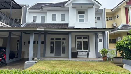 Rumah 2 Lantai dan Taman Luas Full Renov di Kota Wisata
