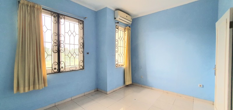 Rumah Gading Arcadia, Kelapa Gading. Bukan rumah baru. Butuh perapihan