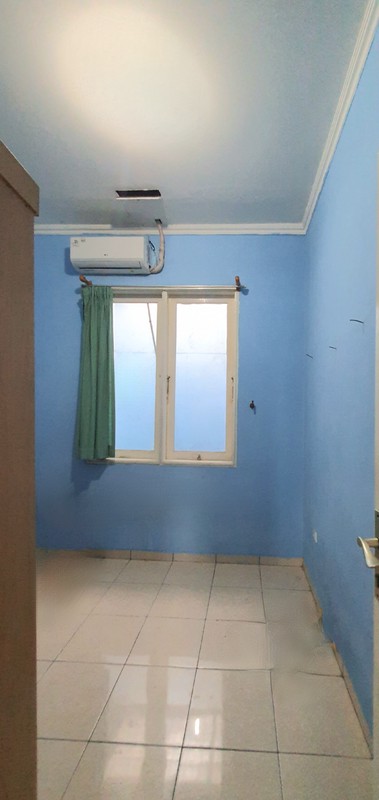 Rumah Gading Arcadia, Kelapa Gading. Bukan rumah baru. Butuh perapihan