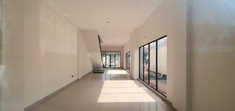 Ruko Hoek Dua Muka Sedayu City, Kelapa Gading. 4,5x18m2