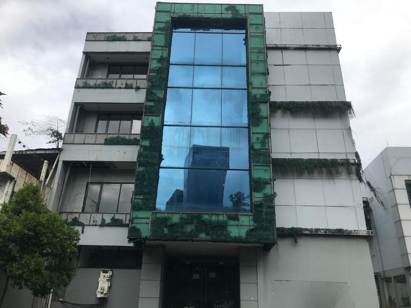 DIJUAL Gedung Perkantoran 4 Lantai di Jl. Dr Saharjo Manggarai Selatan Tebet Jakarta Selatan