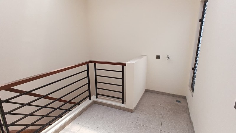 Disewakan Rumah 2 Lantai Brand New Semi Furnished di Tebet Barat, Jakarta Selatan