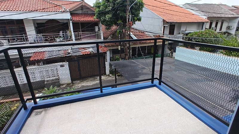 Disewakan Rumah 2 Lantai Brand New Semi Furnished di Tebet Barat, Jakarta Selatan