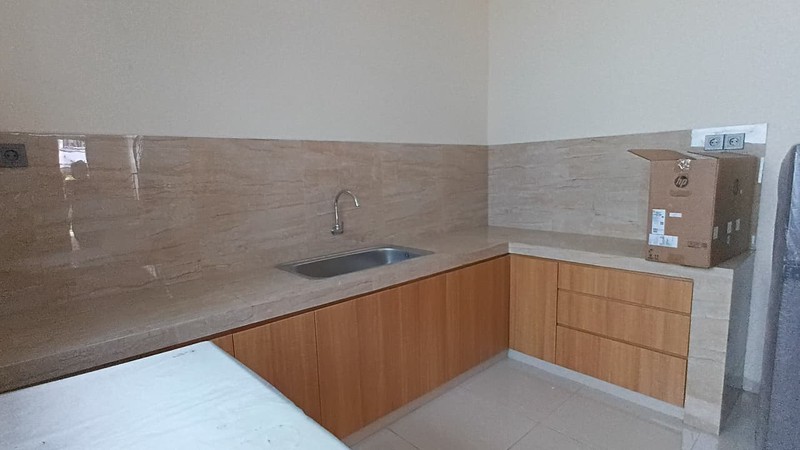 Disewakan Rumah 2 Lantai Brand New Semi Furnished di Tebet Barat, Jakarta Selatan