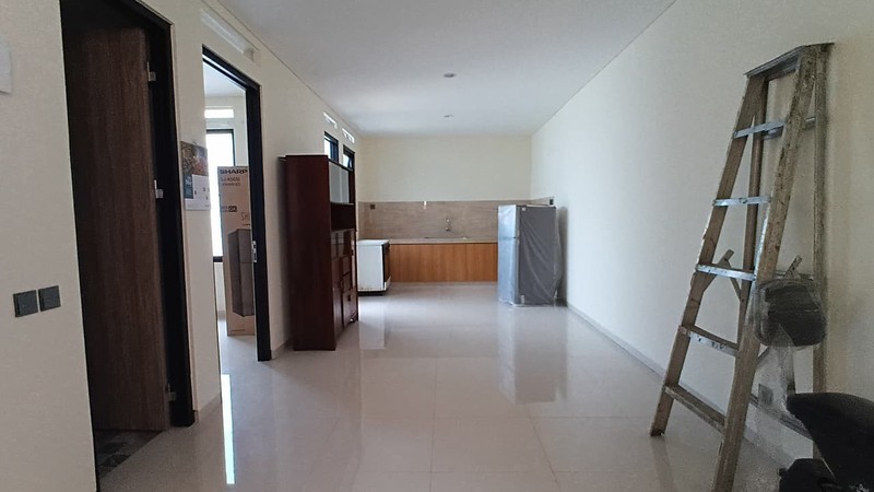 Disewakan Rumah 2 Lantai Brand New Semi Furnished di Tebet Barat, Jakarta Selatan