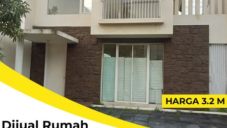 Rumah Dijual di Royal Residence Surabaya Barat Dekat Pakuwon Mall