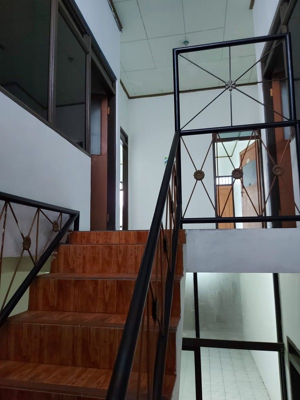 2035. Dijual Rumah Usaha Manukan Krajan  Tandes Surabaya