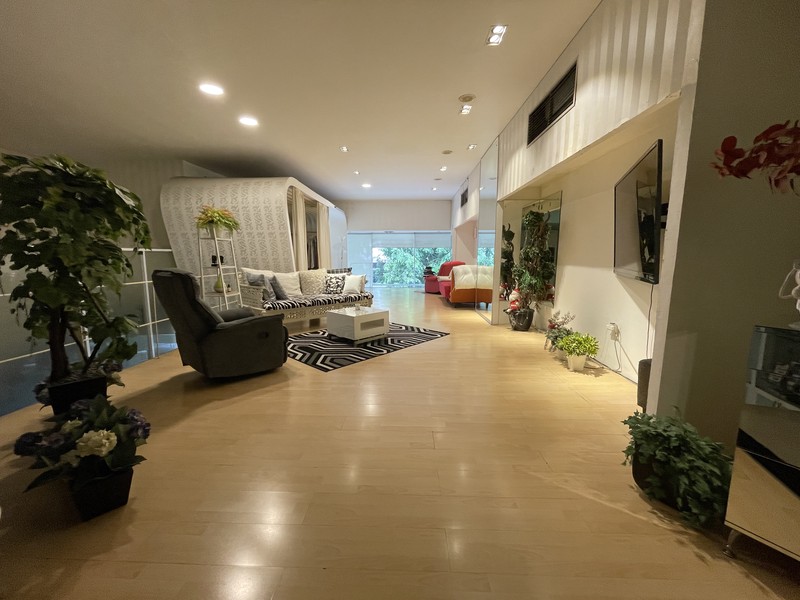 Disewakan Ruko Komersial Samping Plaza Indonesia, Strategis di Jalan Kebon Kacang Jakarta Pusat