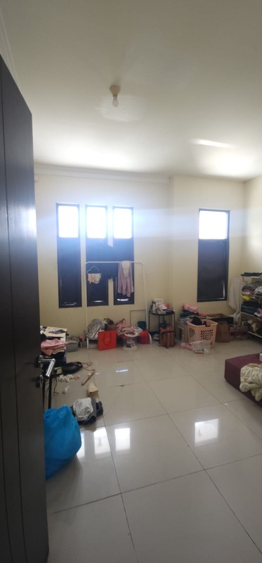 MURAH Disewakan Rumah Royal Residence Wiyung Surabaya Kondisi Kosongan Dekat Pakuwon Mall, Akses Tol Gunungsari
