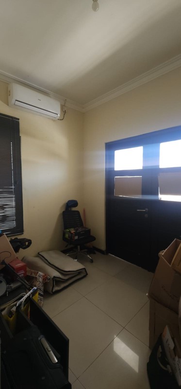 MURAH Disewakan Rumah Royal Residence Wiyung Surabaya Kondisi Kosongan Dekat Pakuwon Mall, Akses Tol Gunungsari