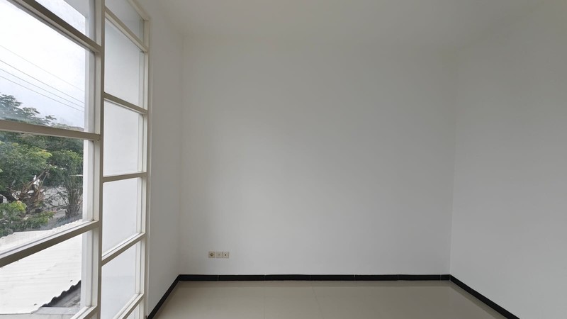 Rumah 2 Lantai Istana Mentari Sidoarjo Dekat Samsat