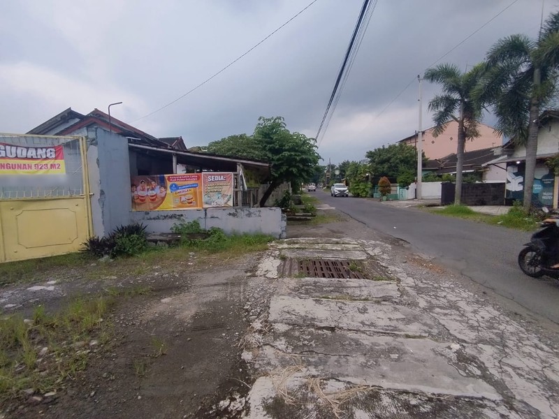 Gudang Strategis & Luas di Gamping Sleman Akses Ring Road & Siap Operasi