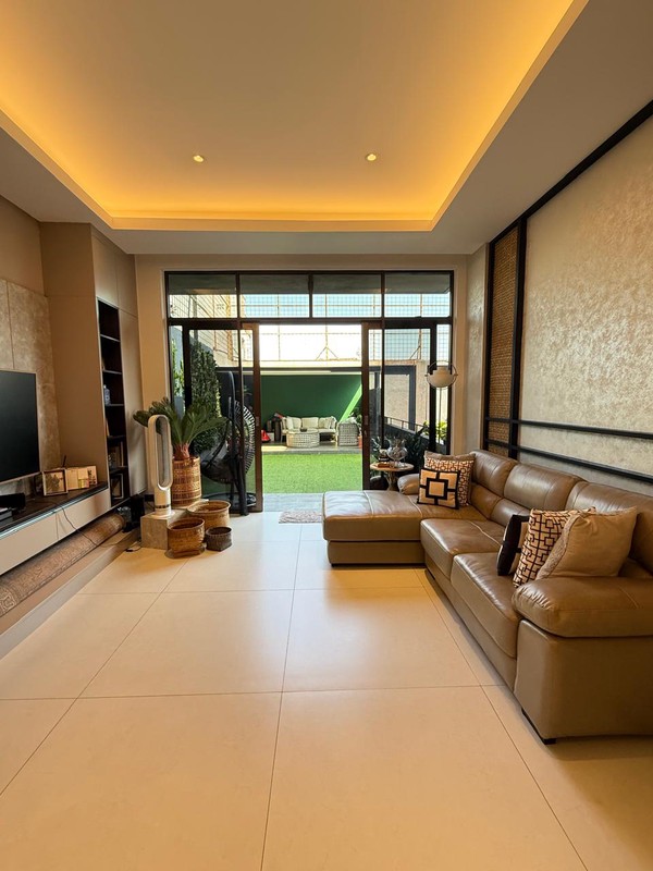 Rumah Bagus, Cantik Asri, dalam Cluster Exclusive di Kemang