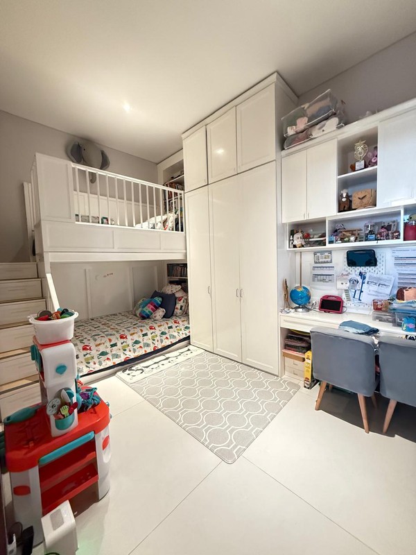 Rumah Bagus, Cantik Asri, dalam Cluster Exclusive di Kemang