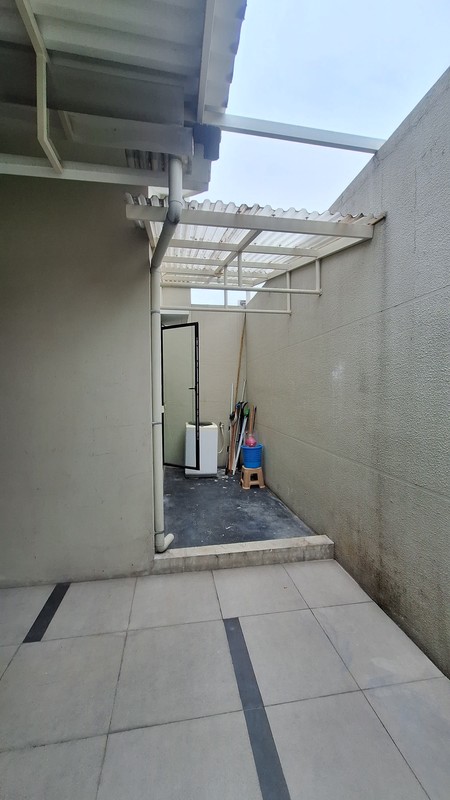 Disewakan Rumah North West Lake Citraland Full Furnished Modern Spesial 2+1 Kamar Tidur - Kanopy Carport Luas 2 Mobil - Cantik Siap Huni