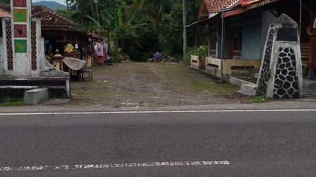 Tanah Pekarangan Strategis di Pinggir Jalan Raya Nanggulan - Dekso, Sangat Cocok untuk Usaha, Banjararum, Kalibawng, Kulon Progo