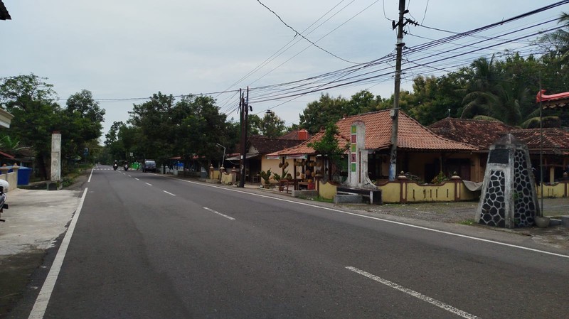 Tanah Pekarangan Strategis di Pinggir Jalan Raya Nanggulan - Dekso, Sangat Cocok untuk Usaha, Banjararum, Kalibawng, Kulon Progo